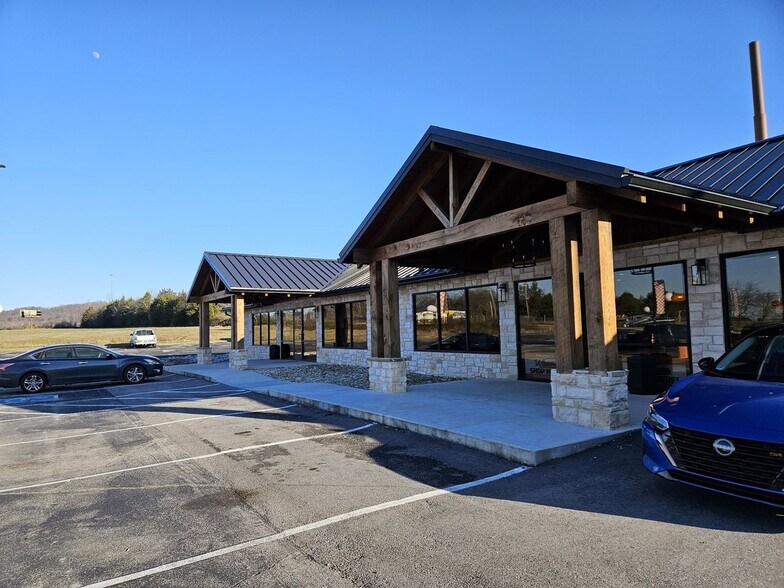 More Photos Of 1391 Murrays Chapel Rd, Sweetwater Showroom For Sale