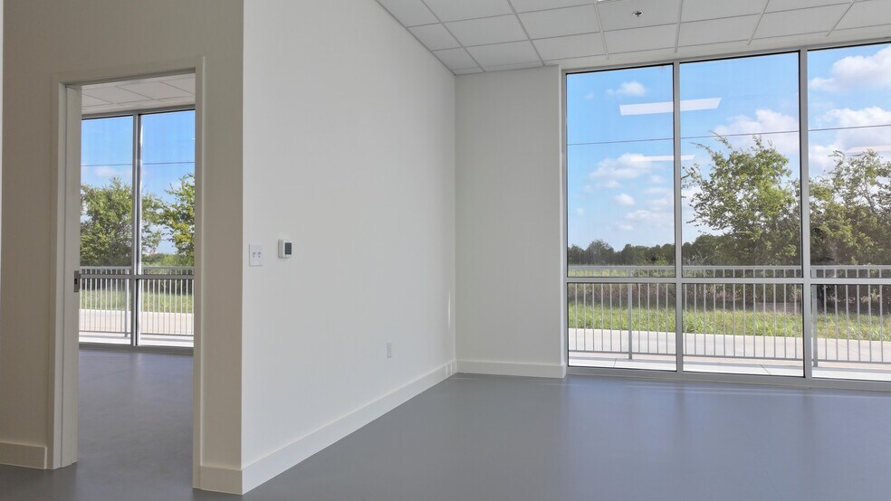 More Photos Of 12522 FM 1625, Creedmoor Warehouse For Sale