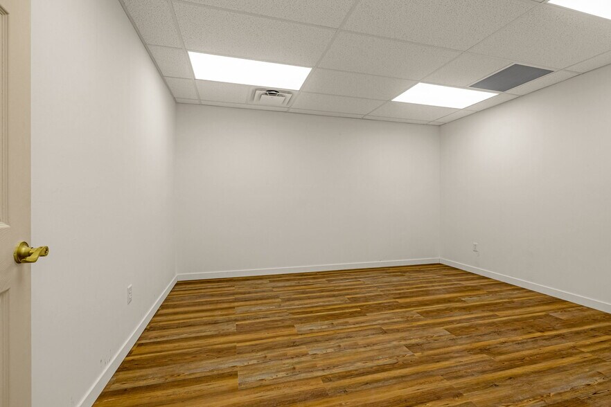 More Photos Of 282 Malibu St, Castle Rock Light Manufacturing For Lease