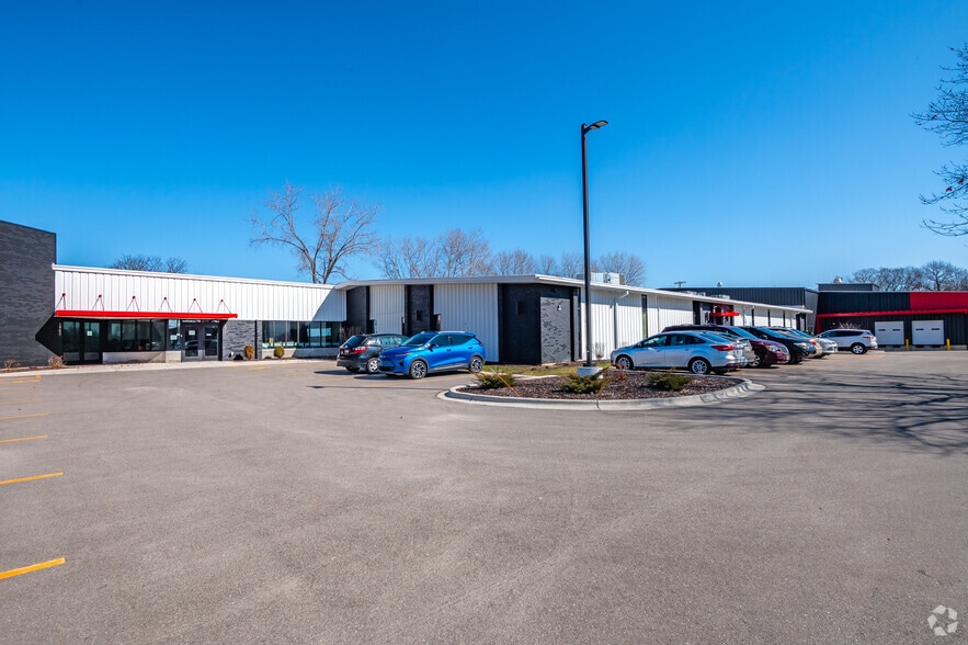 More Photos Of 2919 Packers Ave, Madison Warehouse For Lease