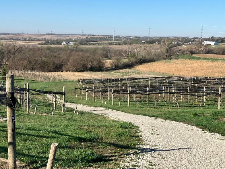 More Photos Of 17111-17145 S 138th St, Springfield Winery Vineyard For Sale