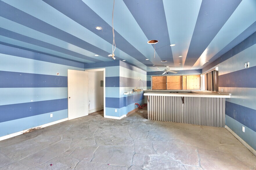 More Photos Of 2249 N Palm Canyon Dr, Palm Springs Hospitality For Sale