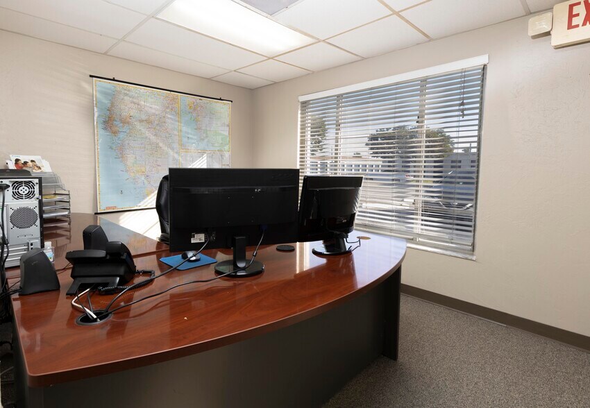 More Photos Of 1203 SE 9th Ter, Cape Coral Light Distribution For Lease