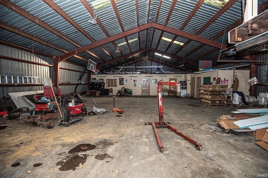 More Photos Of 1985 S Old US 41, Vincennes Industrial For Sale