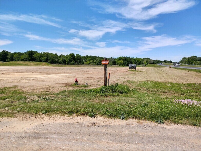 More Photos Of 879 W State Highway 71, Smithville Land For Lease