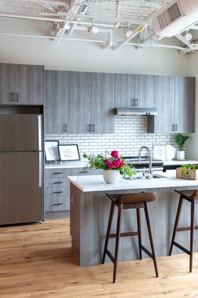 More Photos Of 1700 W Fort St, Detroit Apartments For Lease