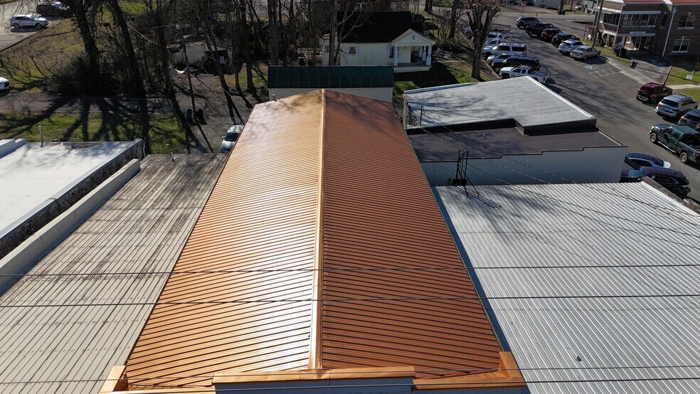 More Photos Of 221 W Main St, Woodbury General Retail For Sale