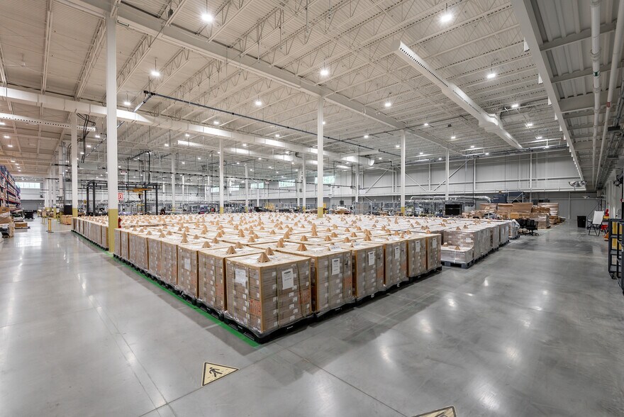 More Photos Of 9900 St Irénée-Vachon, Mirabel Manufacturing For Lease