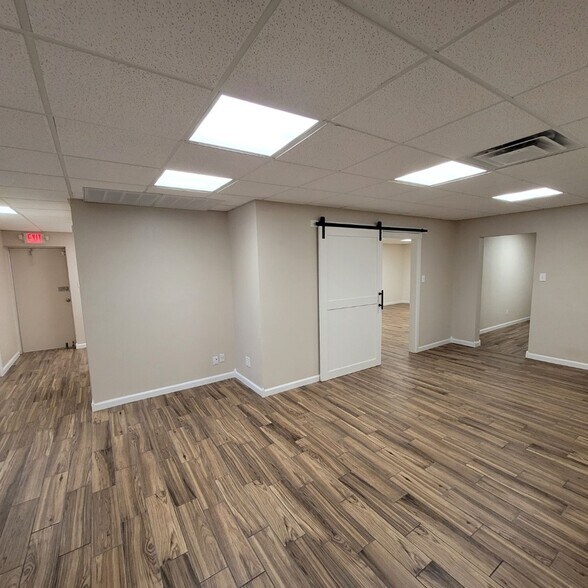 More Photos Of 5007 Avenue U, Lubbock Office For Lease