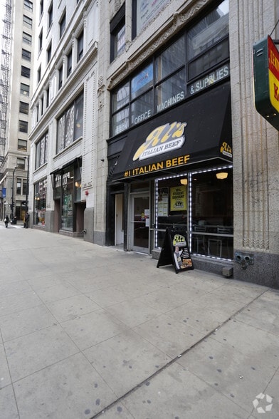 More Photos Of 234 S Wabash Ave, Chicago Office For Lease