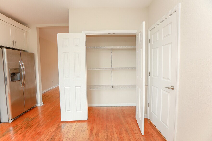 More Photos Of 1000 Gates Ave, Norfolk Apartments For Sale