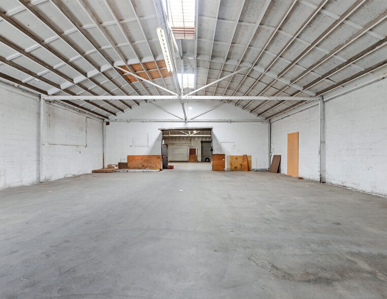 More Photos Of 939-943 N Vignes St, Los Angeles Warehouse For Sale