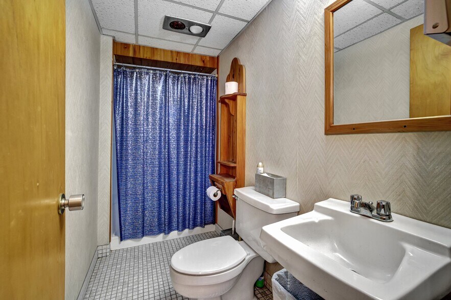 More Photos Of 15221 NE 21st Ave, Miami Warehouse For Sale