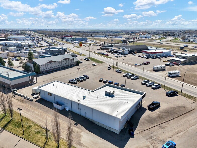 More Photos Of 1276 Trans Canada Way SE, Medicine Hat Showroom For Sale
