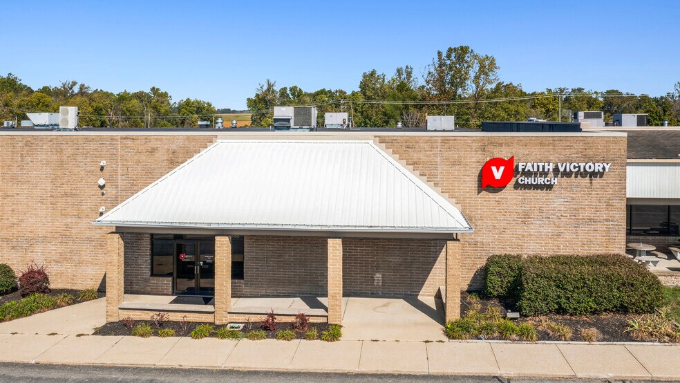 More Photos Of 4290 W Jonathan Moore Pike, Columbus Unknown For Lease