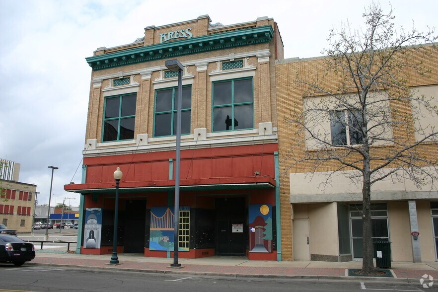 More Photos Of 613 Austin Ave, Waco Storefront Retail Office For Sale