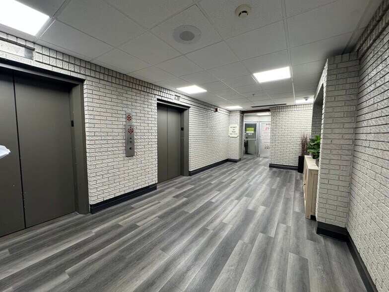 More Photos Of 1941 S 42nd St, Omaha Office For Lease