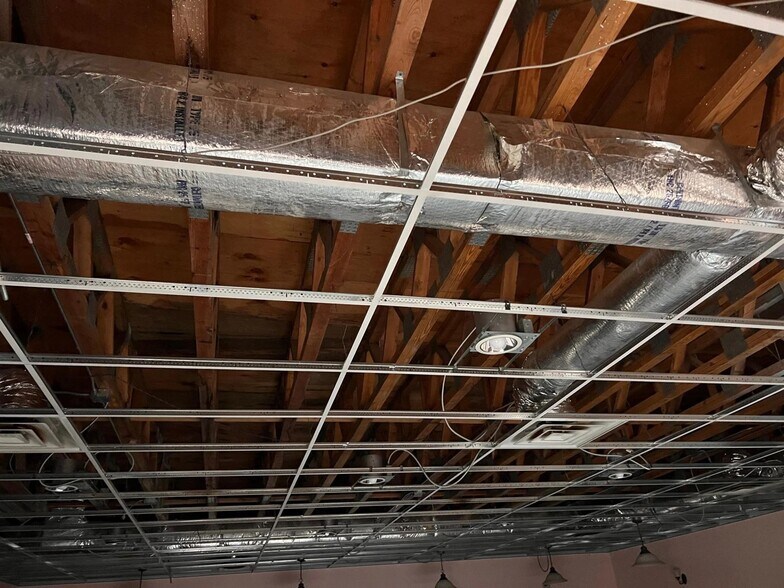 More Photos Of 2121 Eddy Ln, Eau Claire Restaurant For Sale