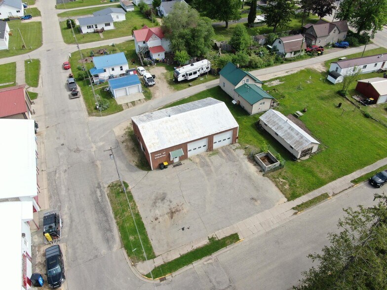 More Photos Of 120 W Charles St, Readstown Warehouse For Sale