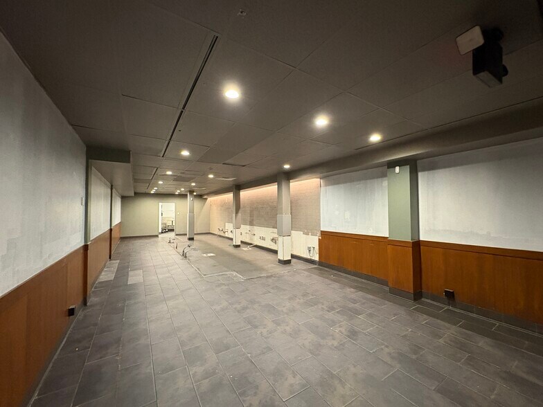 More Photos Of 3144 Steinway St, Astoria Apartments For Lease
