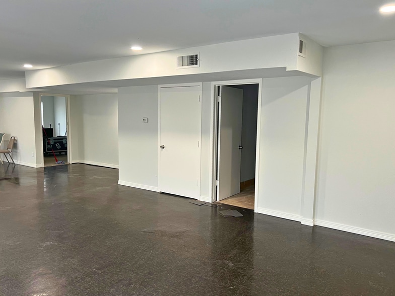 More Photos Of 2430 Campbell Rd, Houston Religious Facility For Sale