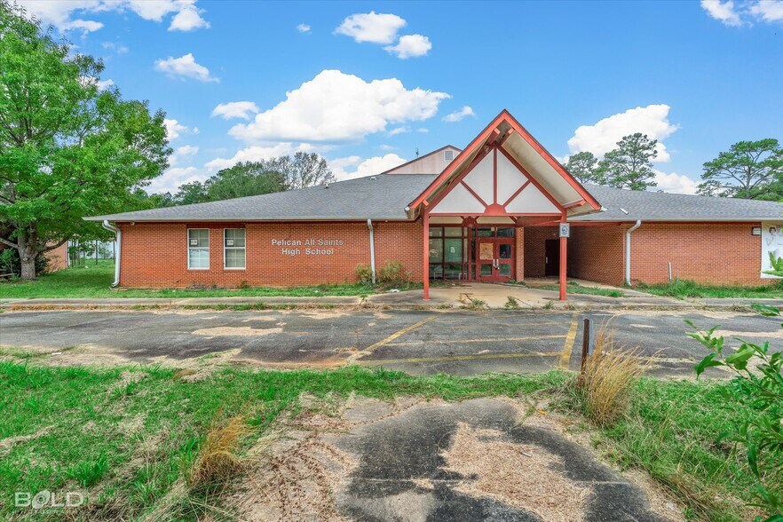 More Photos Of 200 All Saints Rd, Pelican Schools For Sale