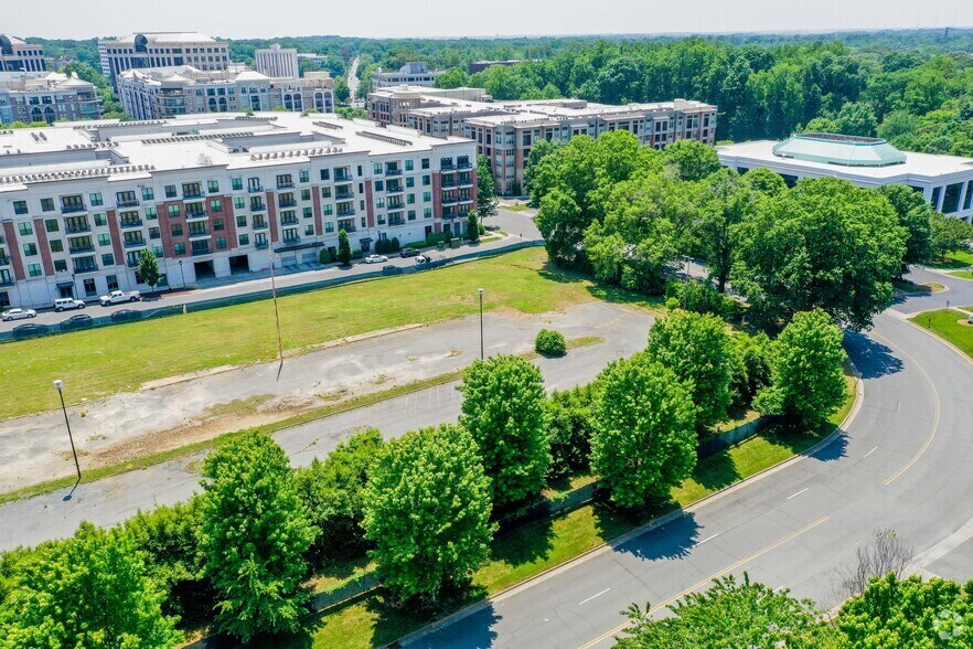 More Photos Of 5954 Carnegie Blvd, Charlotte Office For Lease