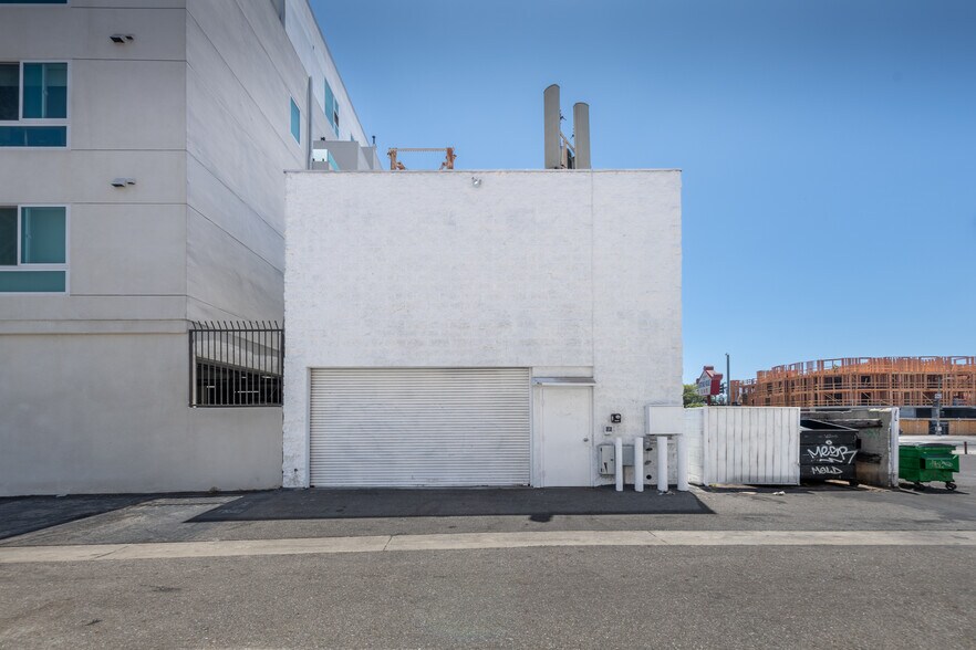 More Photos Of 6013 W Olympic Blvd, Los Angeles Storefront Retail Office For Lease