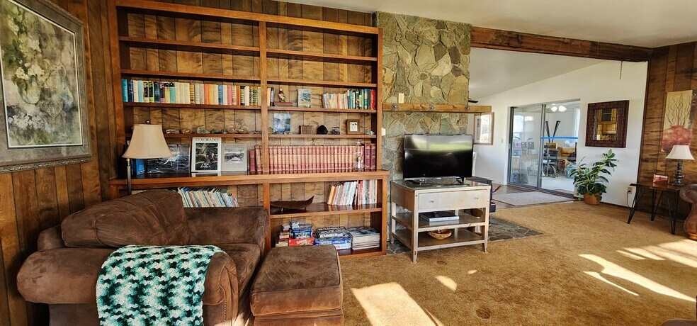 More Photos Of Fish Lake Valley, Dyer Land For Sale