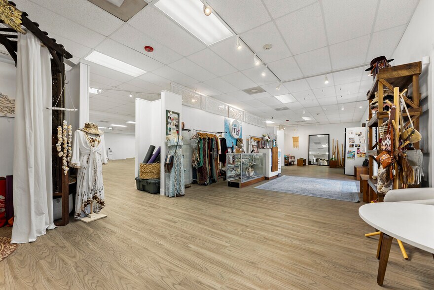 More Photos Of 2000 N Federal Hwy, Delray Beach General Retail For Lease