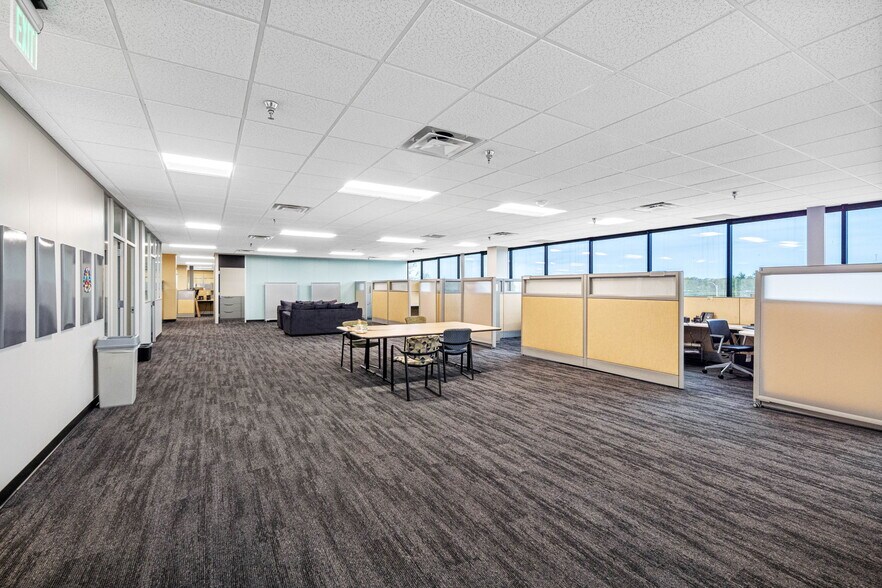 More Photos Of 6801 E Hillsborough Ave, Tampa Office Residential For Lease