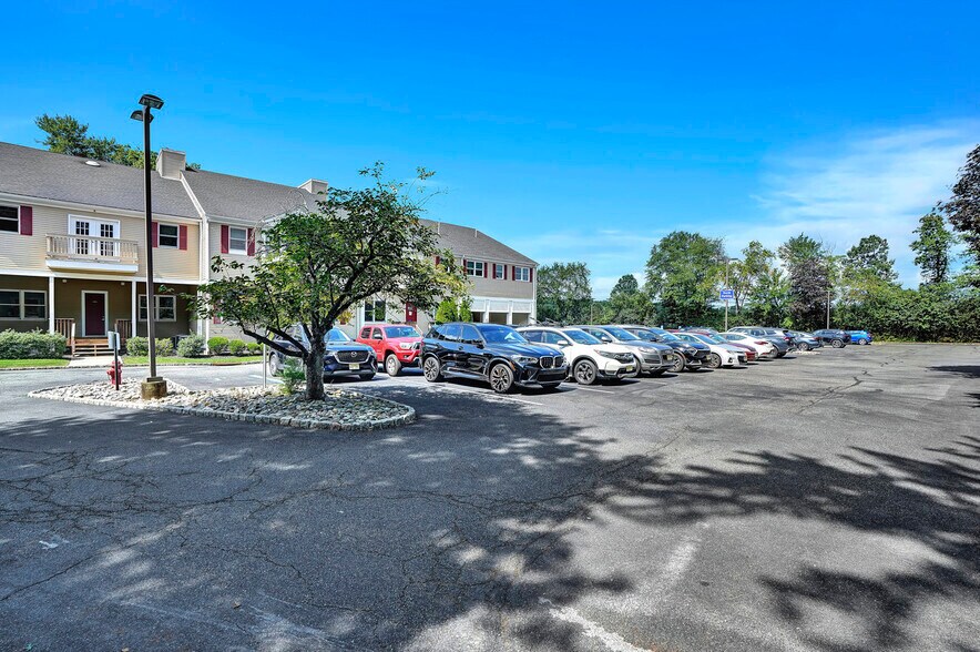 More Photos Of 256 Columbia Tpke, Florham Park Medical For Lease