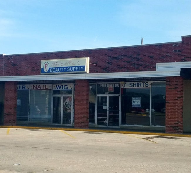Primary Photo Of 1301-1315 SW Lee Blvd, Lawton Unknown For Lease