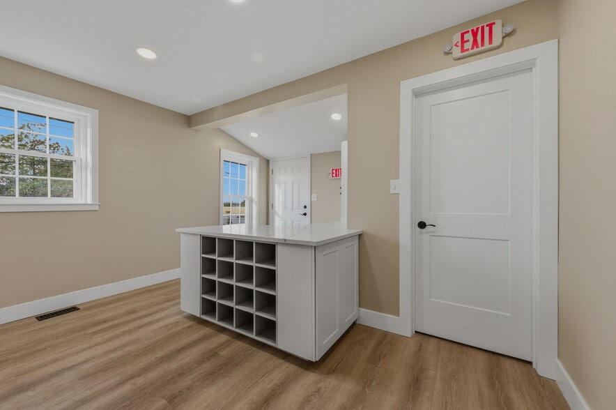 More Photos Of 2101 N Dupont Hwy, New Castle Freestanding For Sale