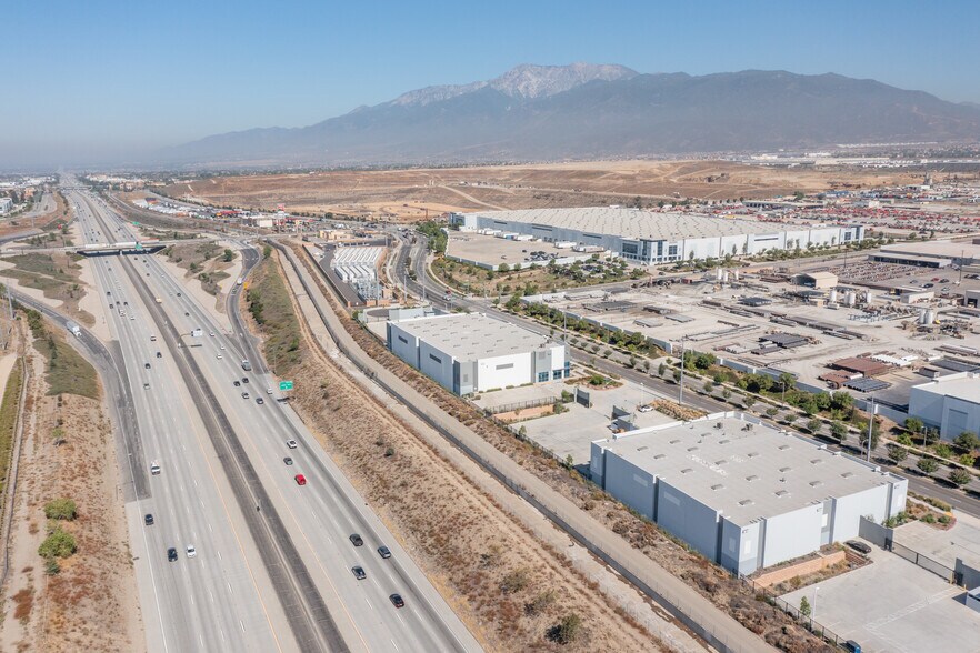 More Photos Of 2133 W Casmalia St, Rialto Manufacturing For Sale