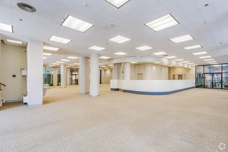 More Photos Of 229 W Main St, Clarksburg Office For Lease