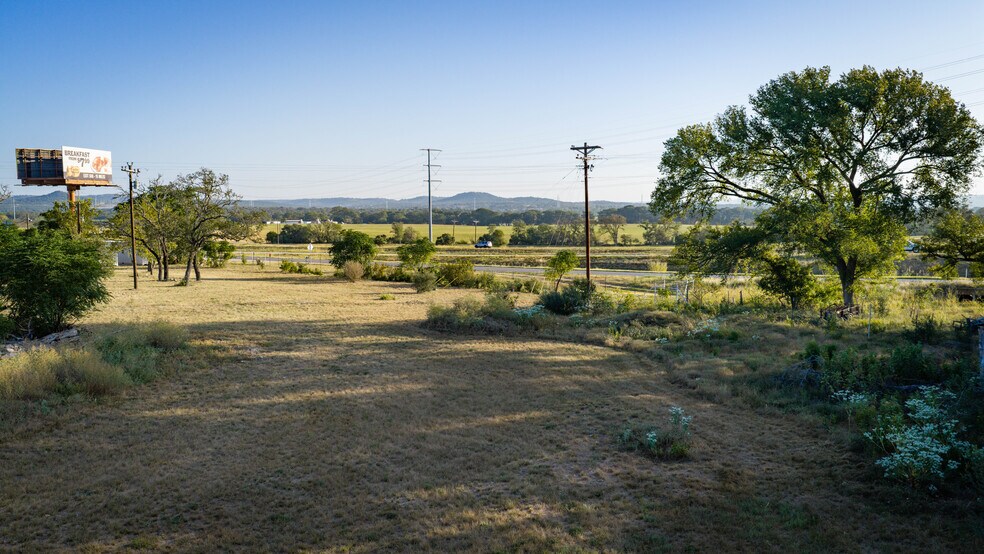 More Photos Of 3 Holiday Rd, Comfort Land For Lease
