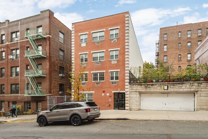 Primary Photo Of 253 E 206th St, Bronx Apartments For Sale