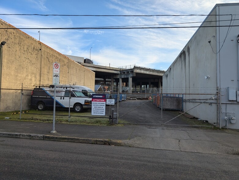 More Photos Of 651 N Russell St, Portland Industrial For Lease