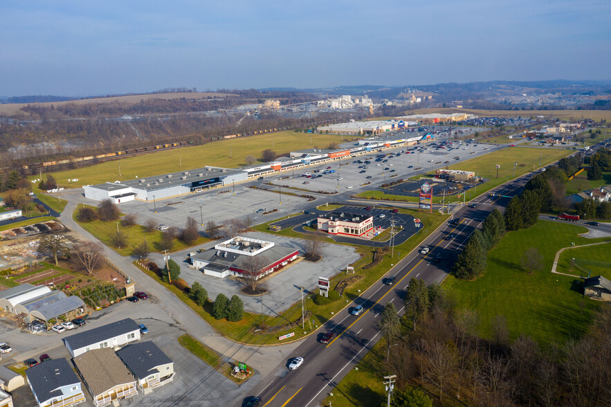 Primary Photo Of 2-22 N Londonderry Sq, Palmyra General Retail For Lease