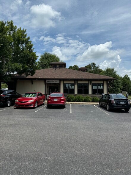 More Photos Of 912 S Batesville Rd, Greer Restaurant For Lease