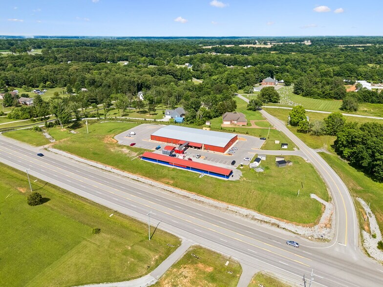 More Photos Of 4070 Old Highway 431, Greenbrier Freestanding For Sale