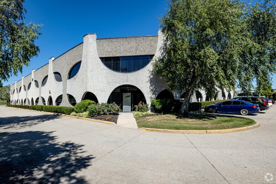 More Photos Of 80 Davids Dr, Hauppauge Warehouse For Sale