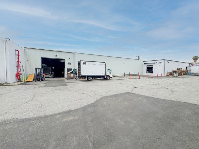 More Photos Of 9860-9874 Gidley St, El Monte Distribution For Lease