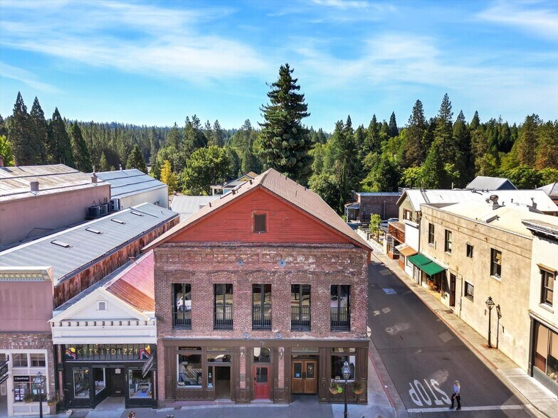 More Photos Of 233 Broad St, Nevada City Hotel For Sale
