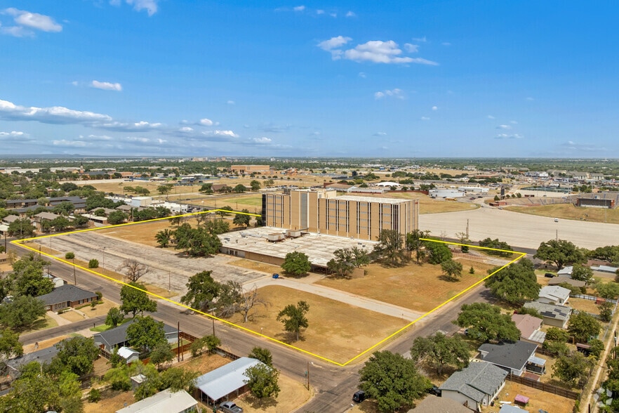 More Photos Of 2701 S Johnson St, San Angelo Industrial For Sale