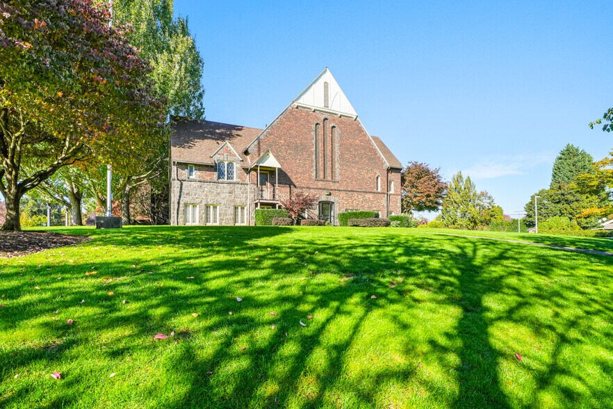 More Photos Of 2931 SE Harrison St, Portland Religious Facility For Lease