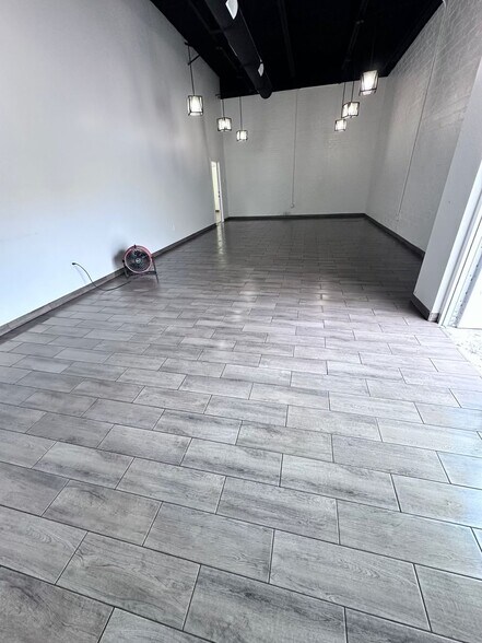 More Photos Of 302 W Defee Ave, Baytown Specialty For Sale