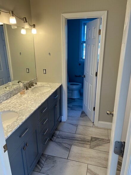 More Photos Of 40 Osborne Ave, Norwalk Mixed Retail For Sale