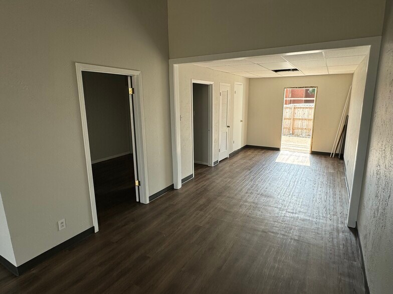 More Photos Of 3900 E 29th St, Bryan Unknown For Lease